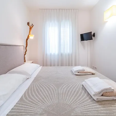 Anciletta カザラーノ